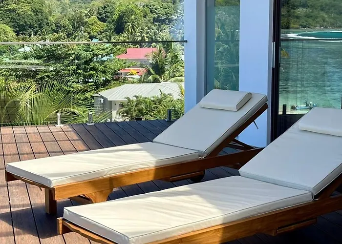 Lagati Luxury Takamaka