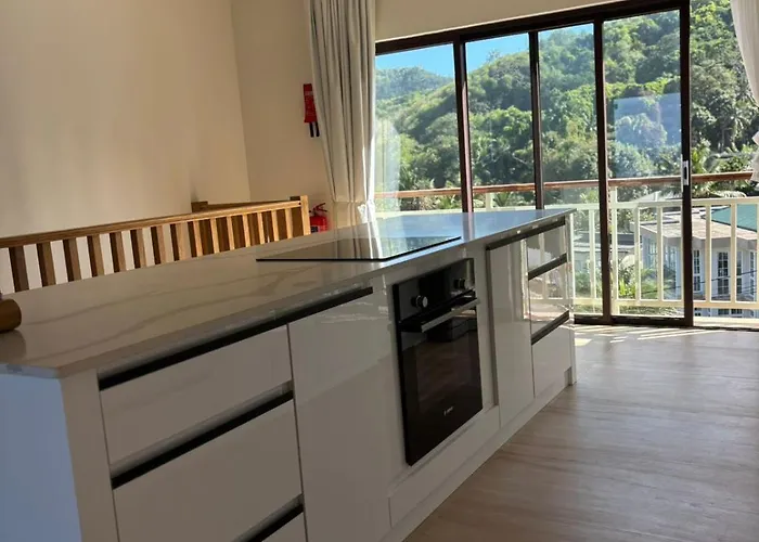 Lagati Luxury * Takamaka