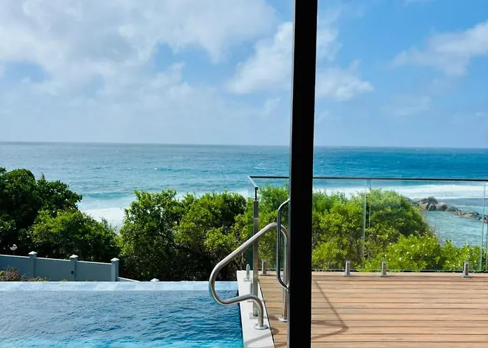 Lagati Luxury * Takamaka