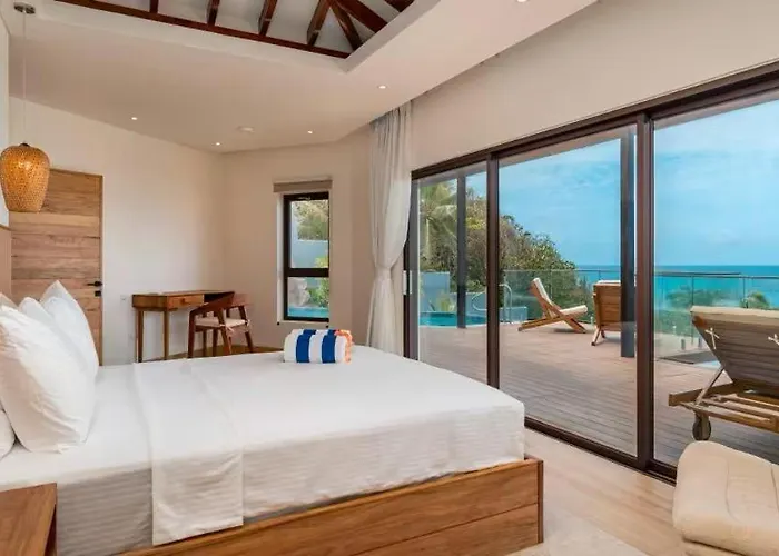 Lagati Luxury Takamaka