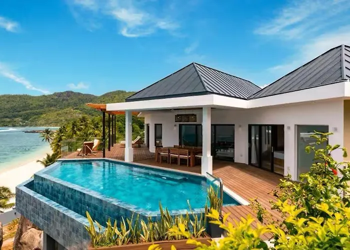 Lagati Luxury Takamaka